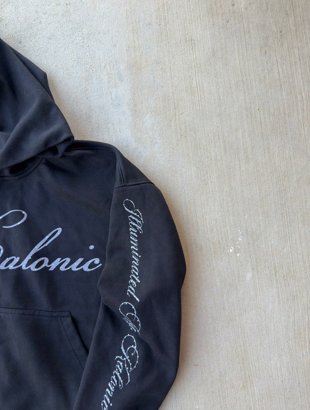 ILLUMINATED BY KALONIC BLACK ZIPUP
